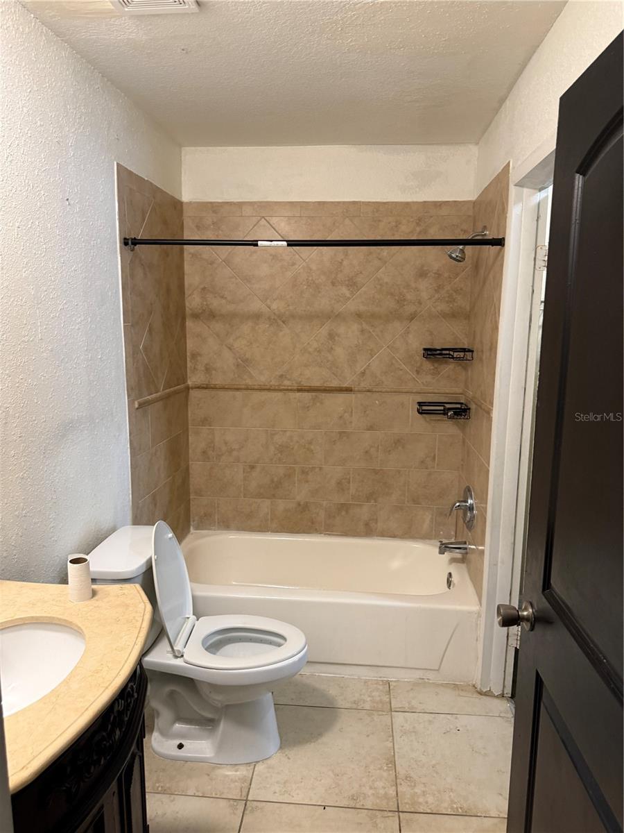 Image 10 of 12 For 3906 Versailles Drive 3906a