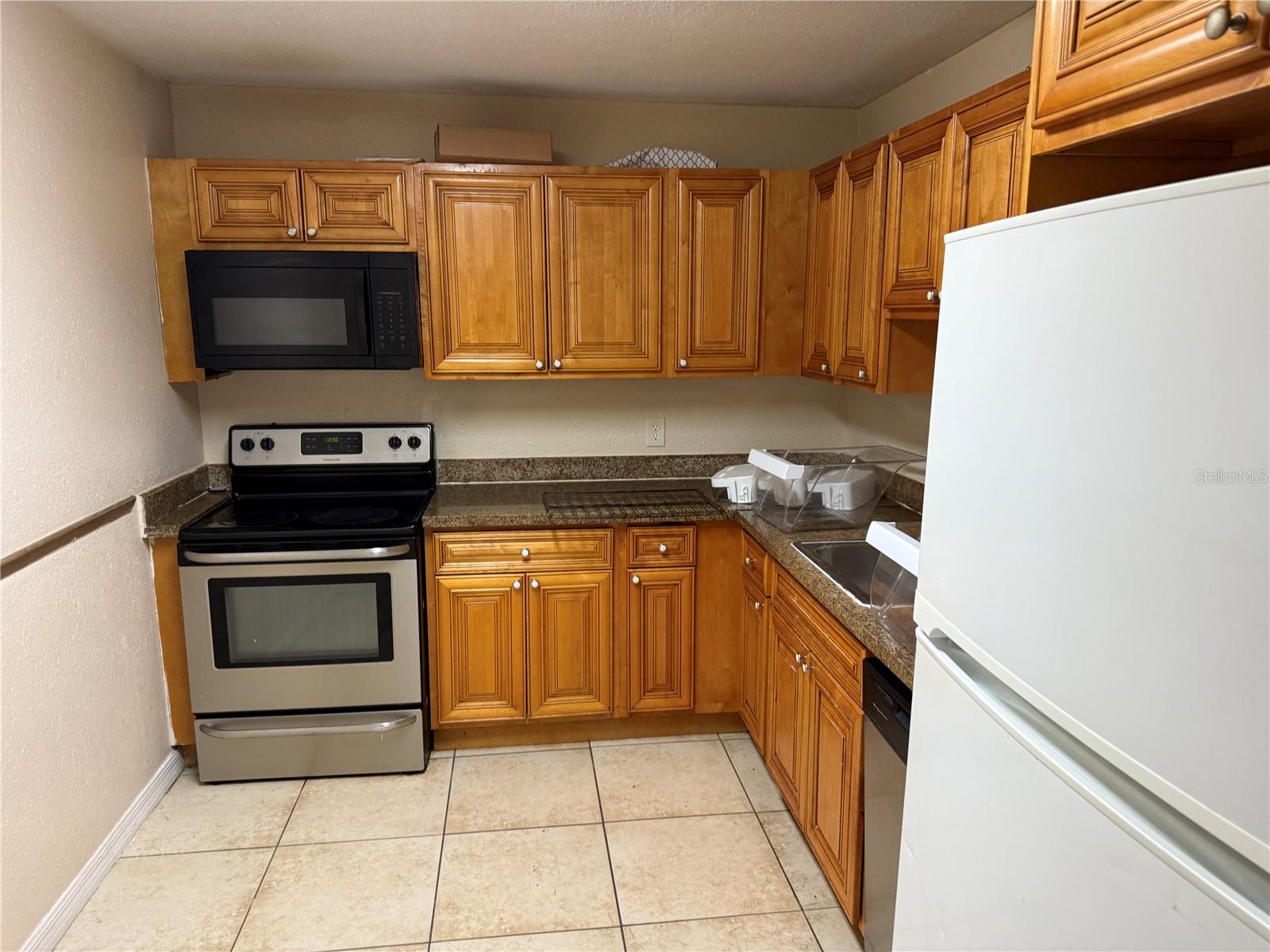 Image 7 of 12 For 3906 Versailles Drive 3906a