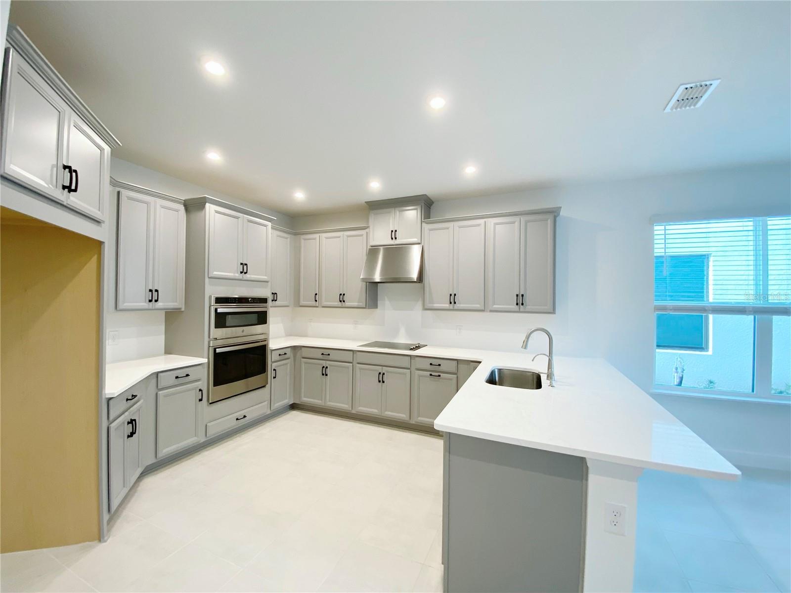 Image 3 of 40 For 1409 Lone Feather Trail