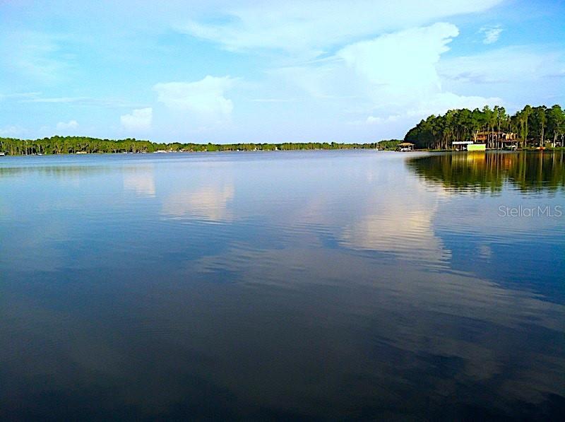 Image 2 of 44 For 18129 Crawley Road 1