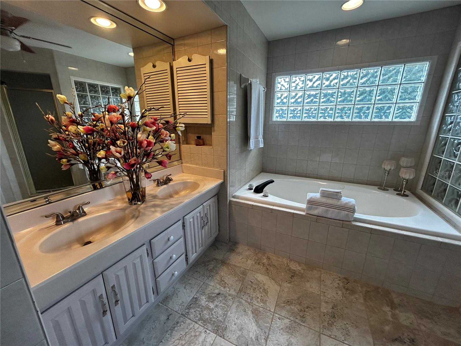 Image 32 of 44 For 18129 Crawley Road 1