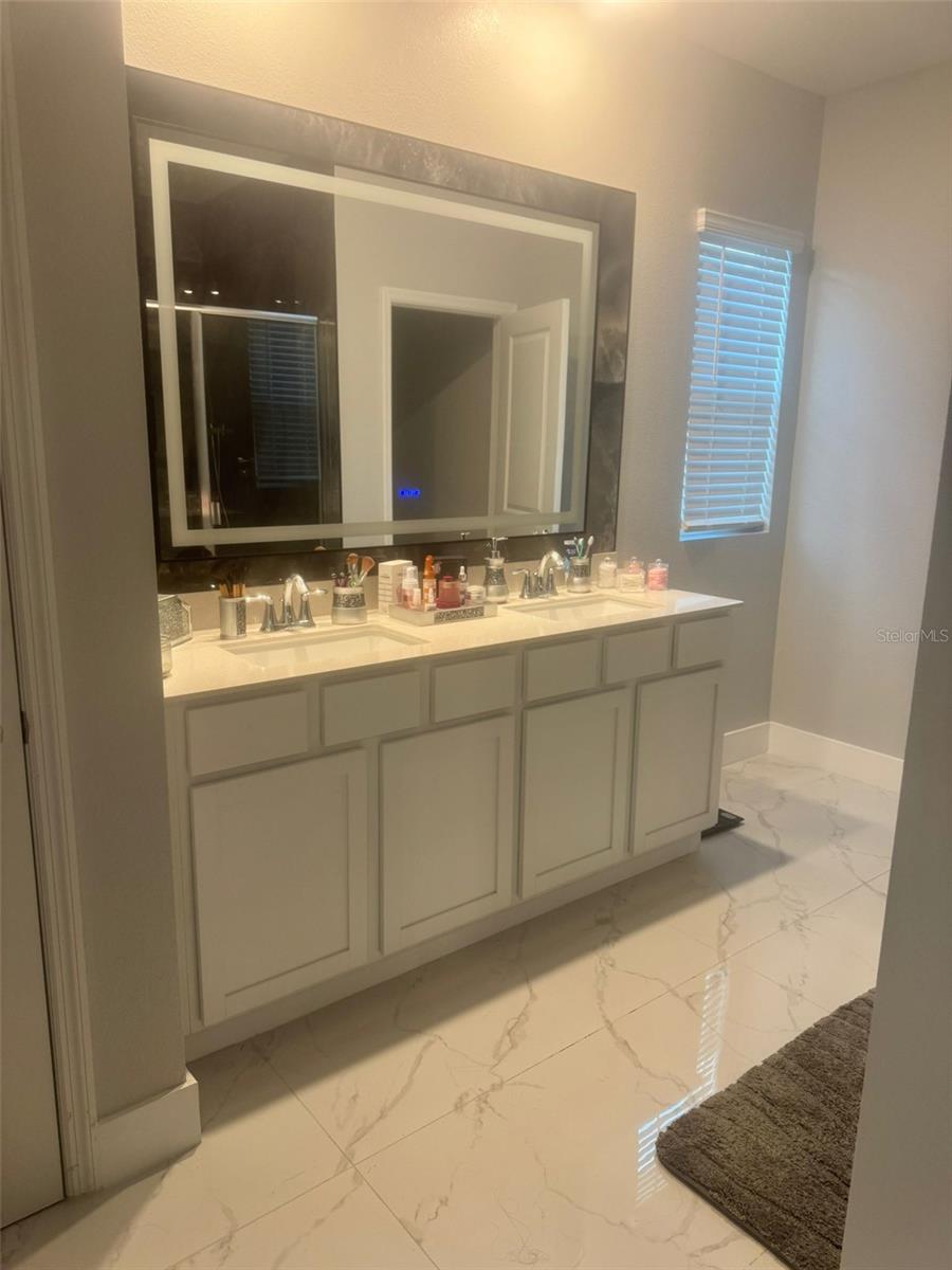 Image 8 of 19 For 7245 Sienna Oak Alley