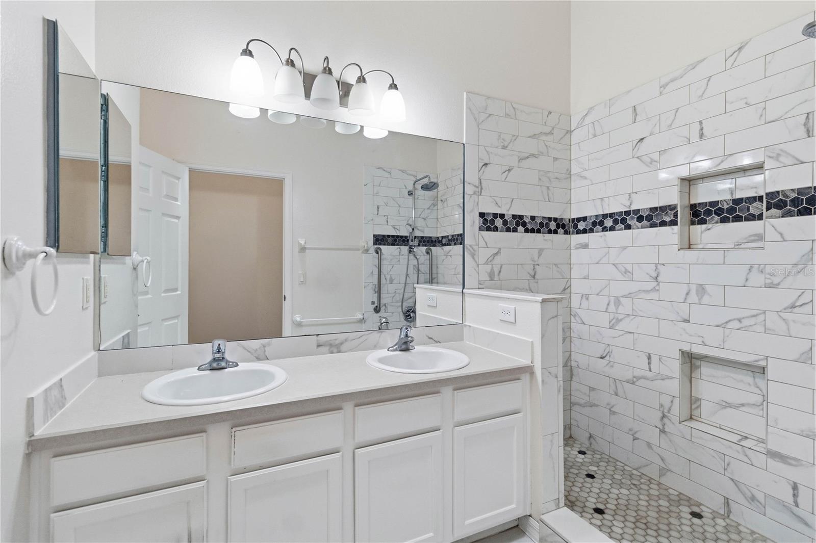 Image 30 of 46 For 11112 Taeda Drive
