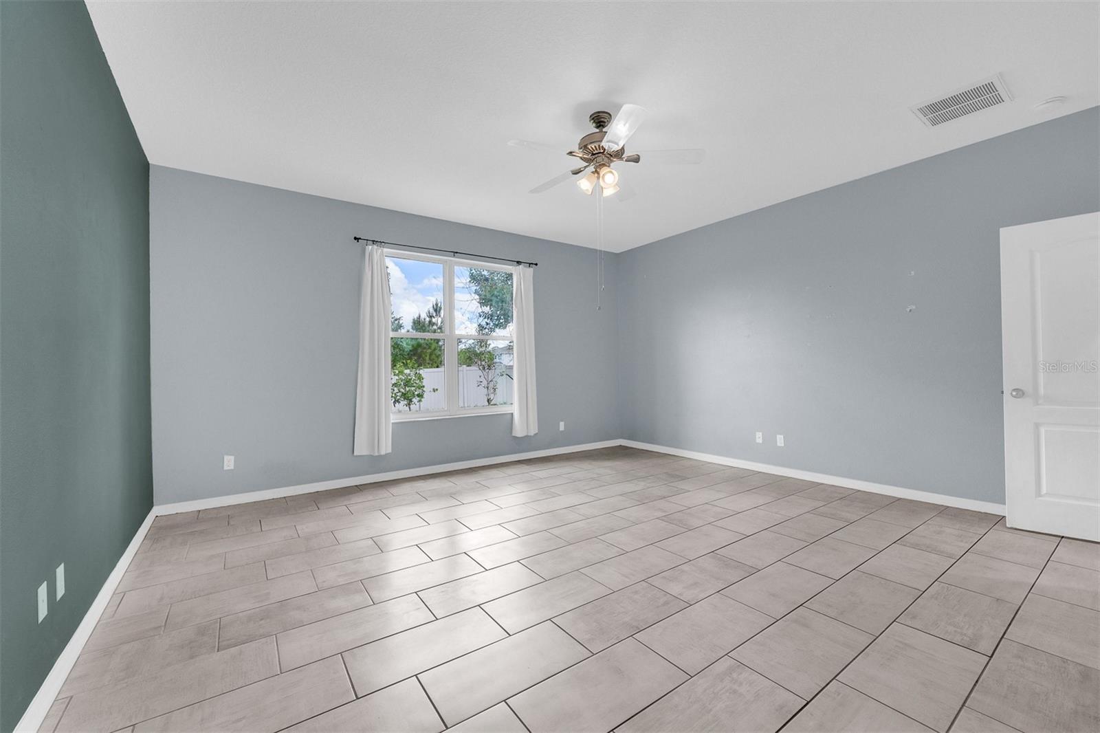 Image 18 of 41 For 1493 Pine Marsh Loop