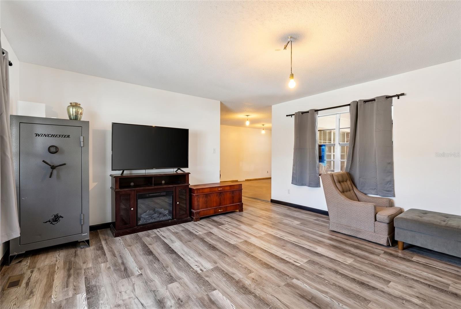 Image 6 of 23 For 6174 125th Place