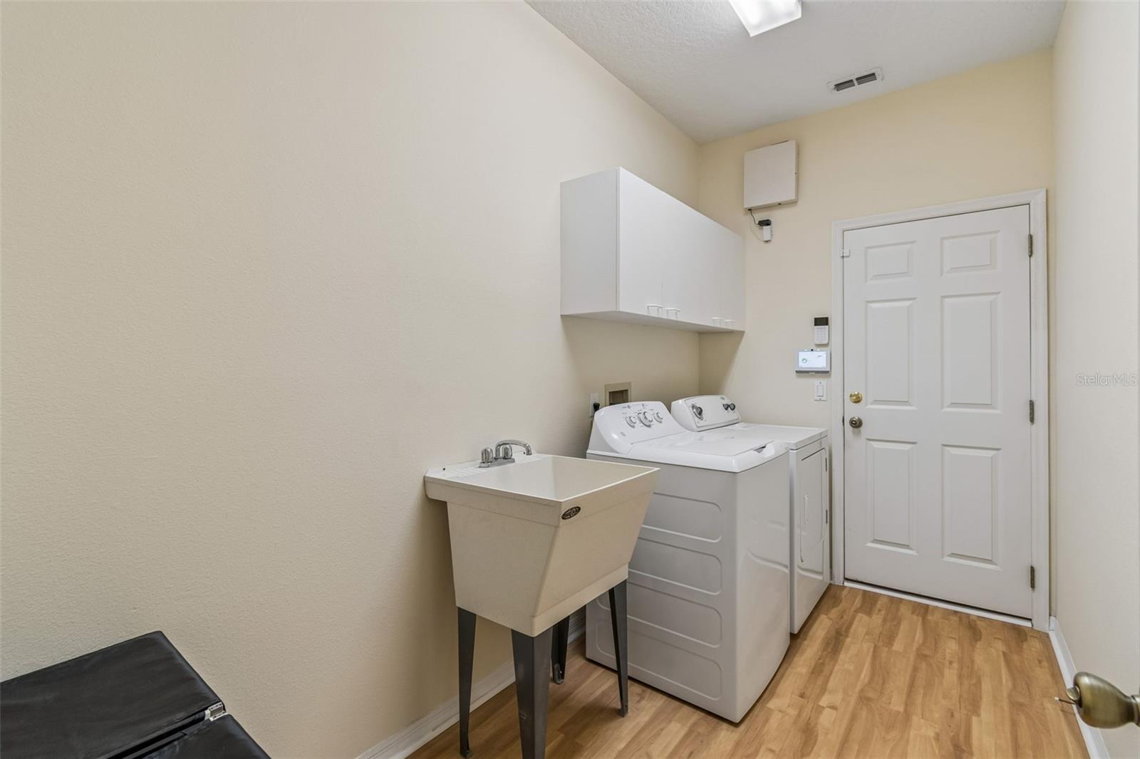 Image 36 of 52 For 8607 Terrace Pines Court