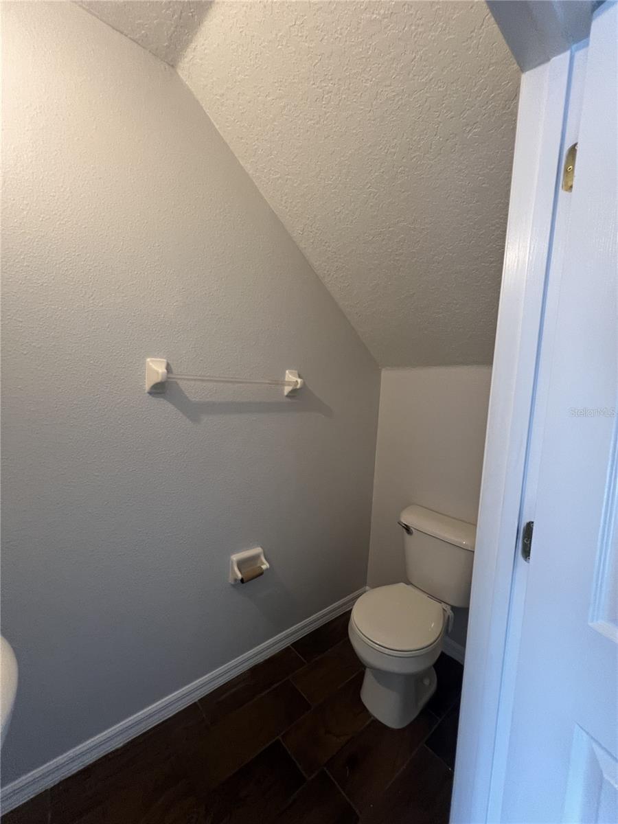Image 11 of 26 For 572 Cresting Oak Circle 19