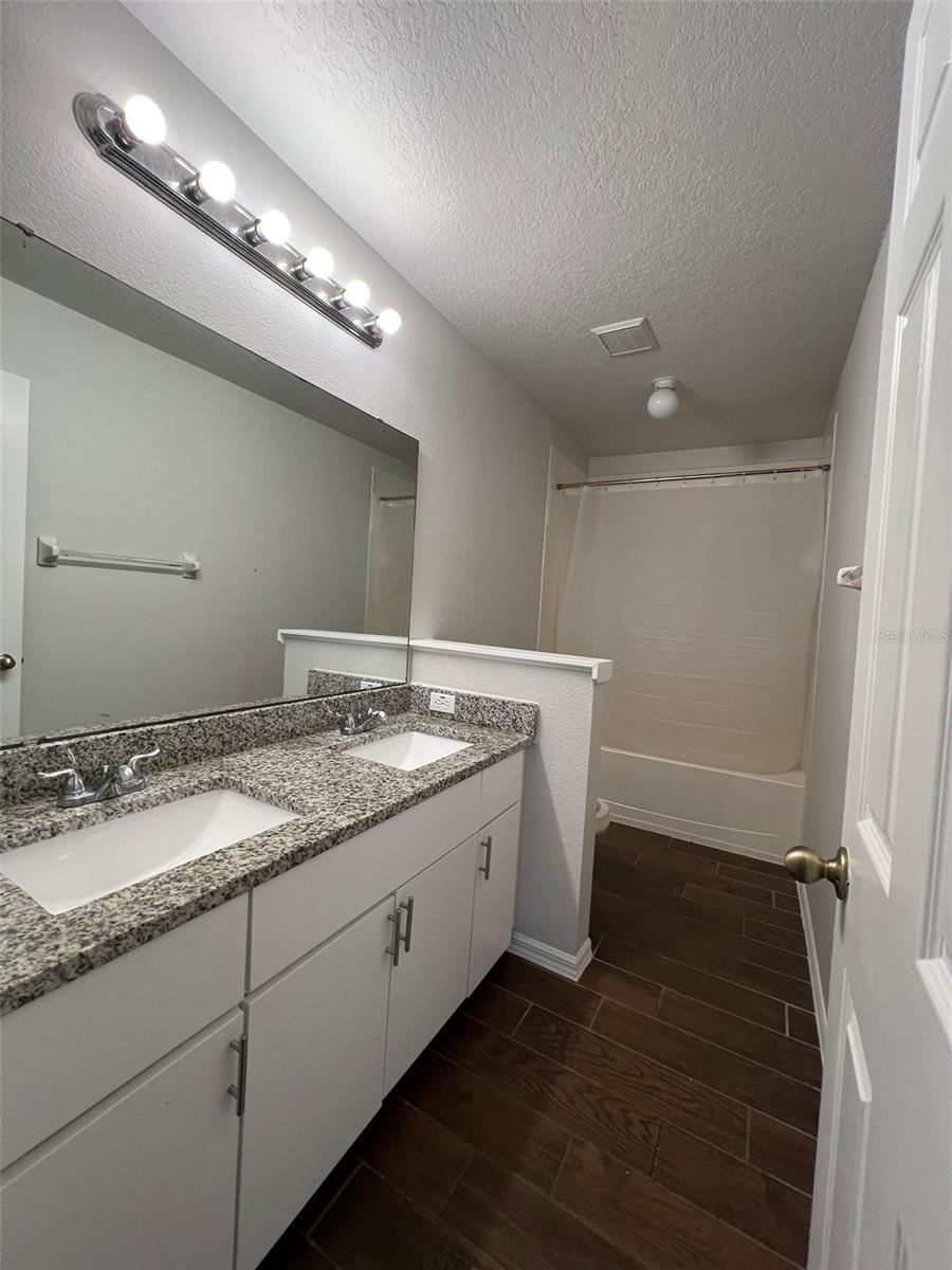 Image 15 of 26 For 572 Cresting Oak Circle 19