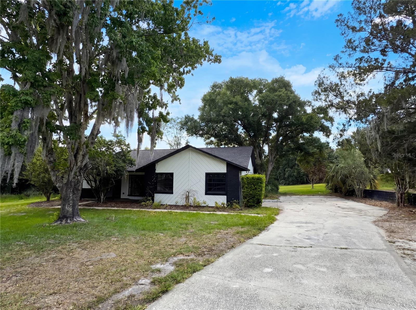 Image 18 of 21 For 199 Crest Avenue