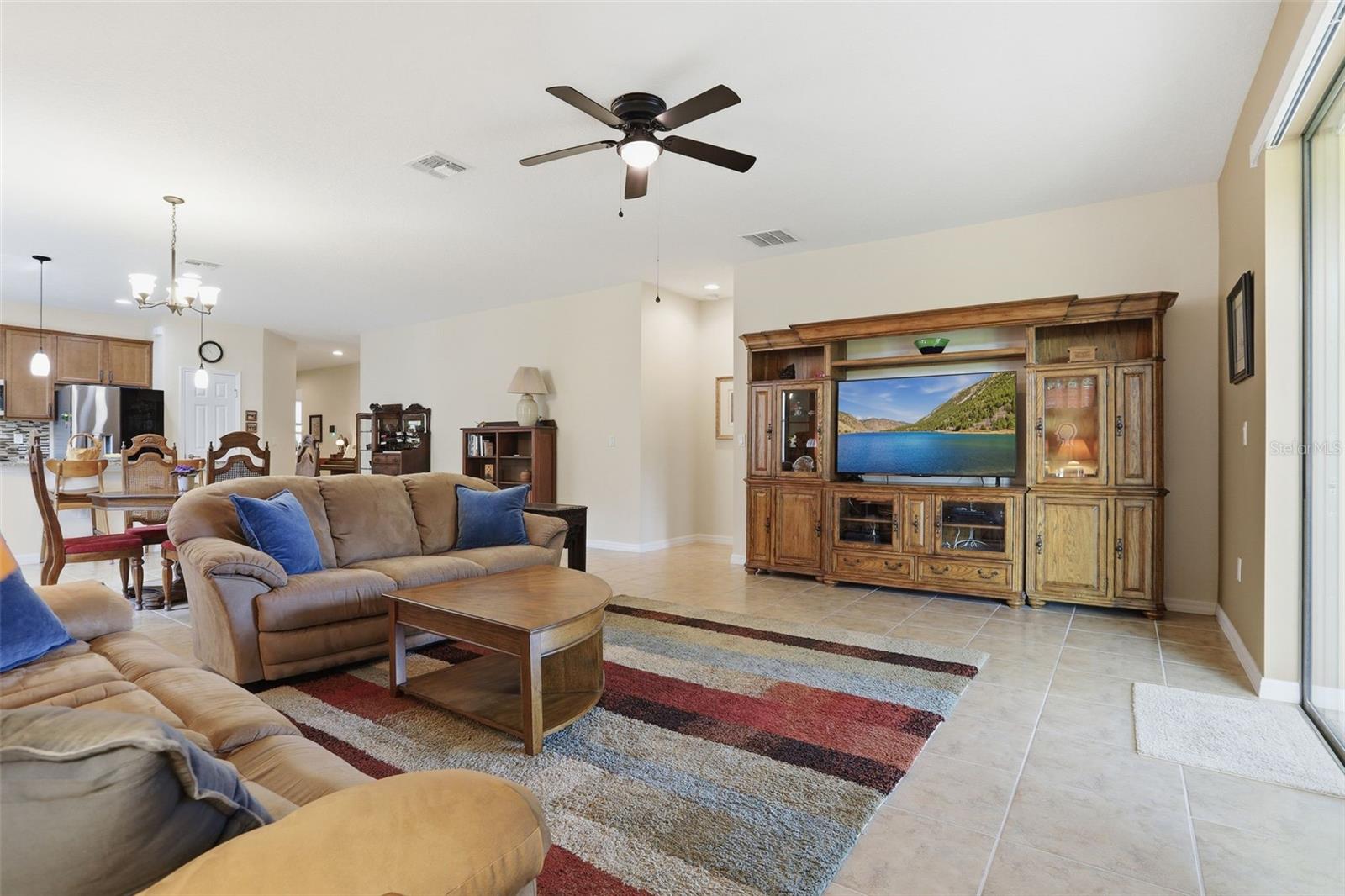 Listing photo id 8 for 1670 Regal River Circle