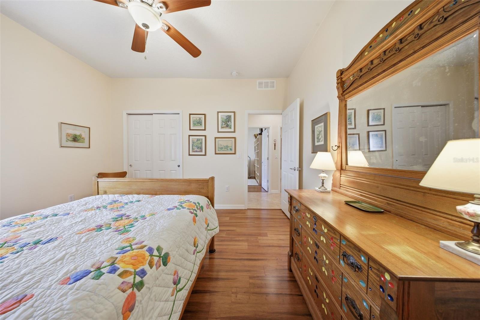 Listing photo id 14 for 1670 Regal River Circle