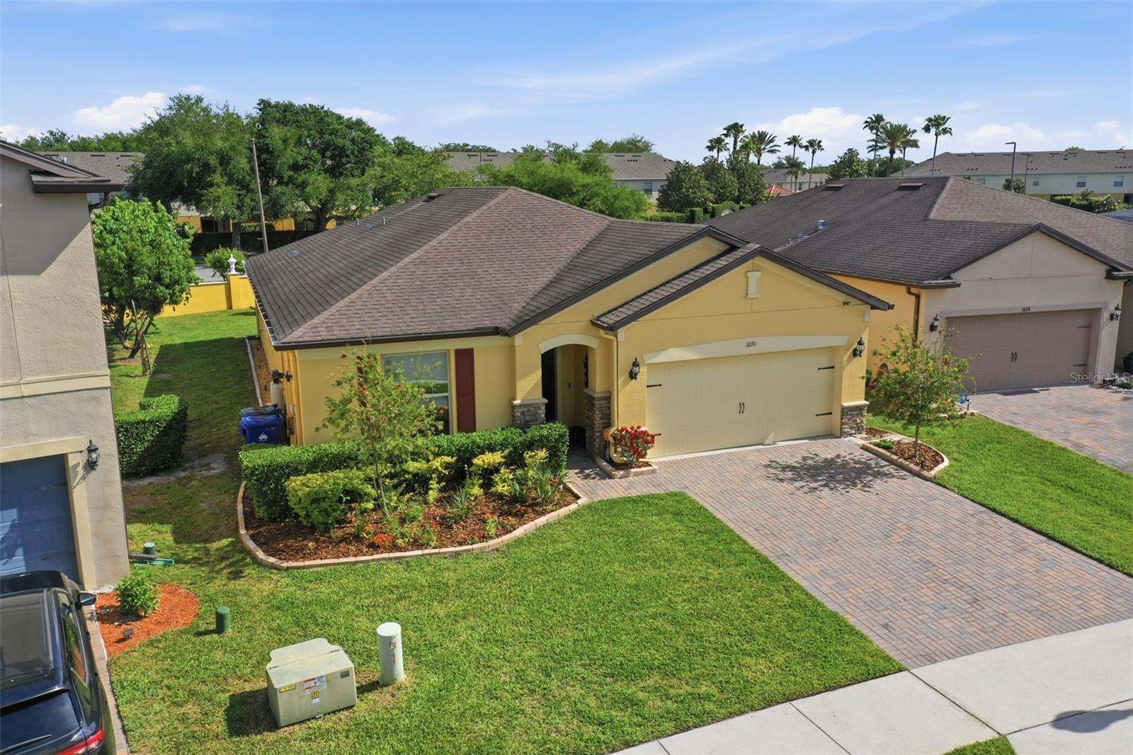 Listing photo id 21 for 1670 Regal River Circle