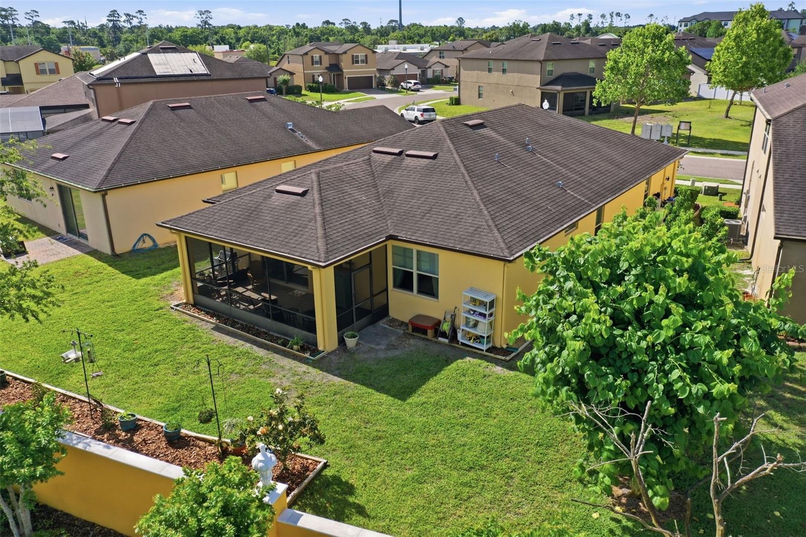 Listing photo id 23 for 1670 Regal River Circle