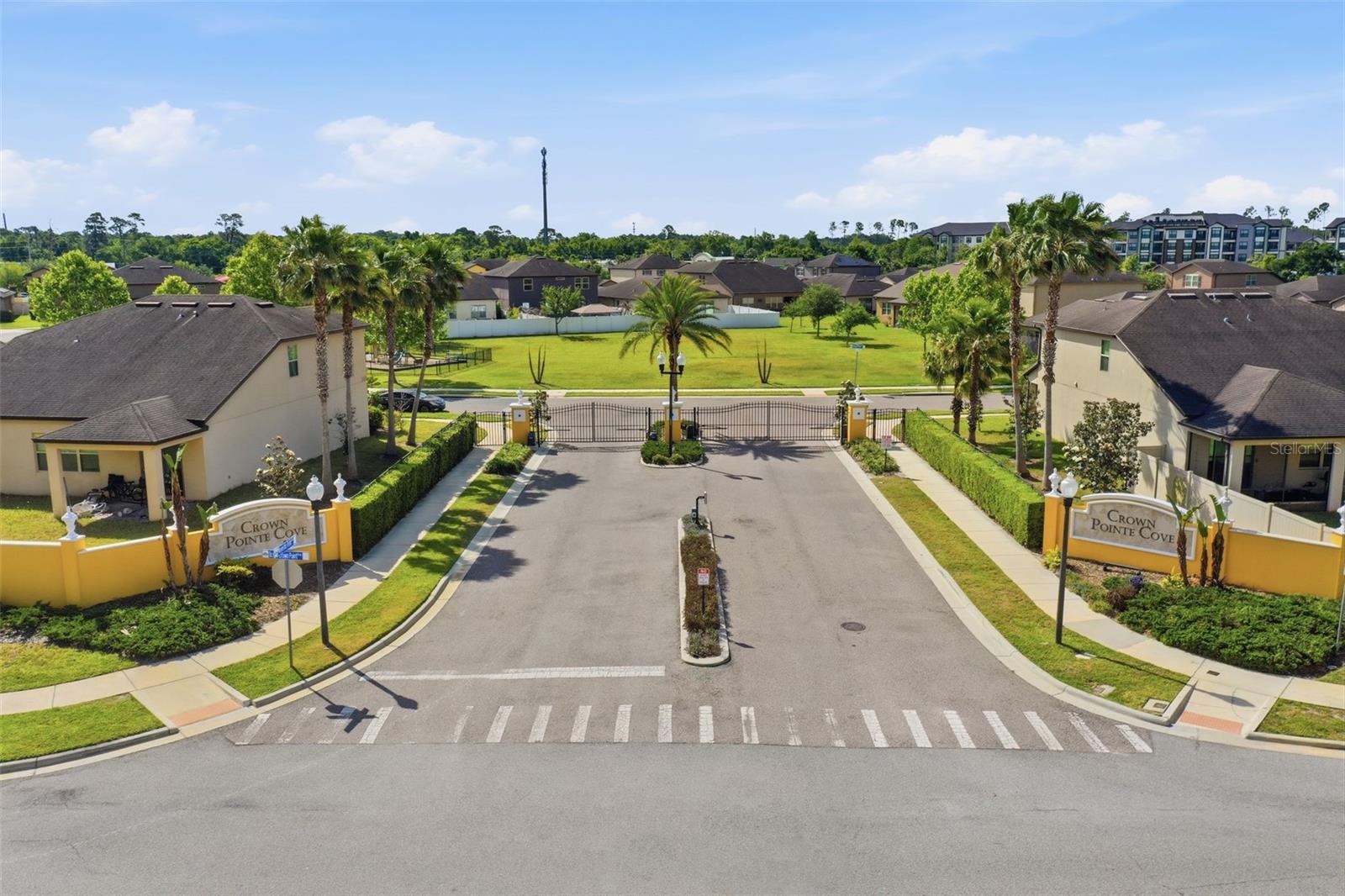 Listing photo id 25 for 1670 Regal River Circle