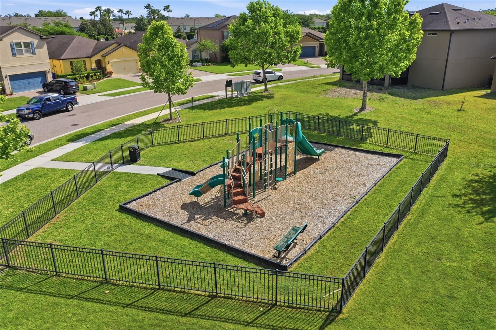 Listing photo id 26 for 1670 Regal River Circle