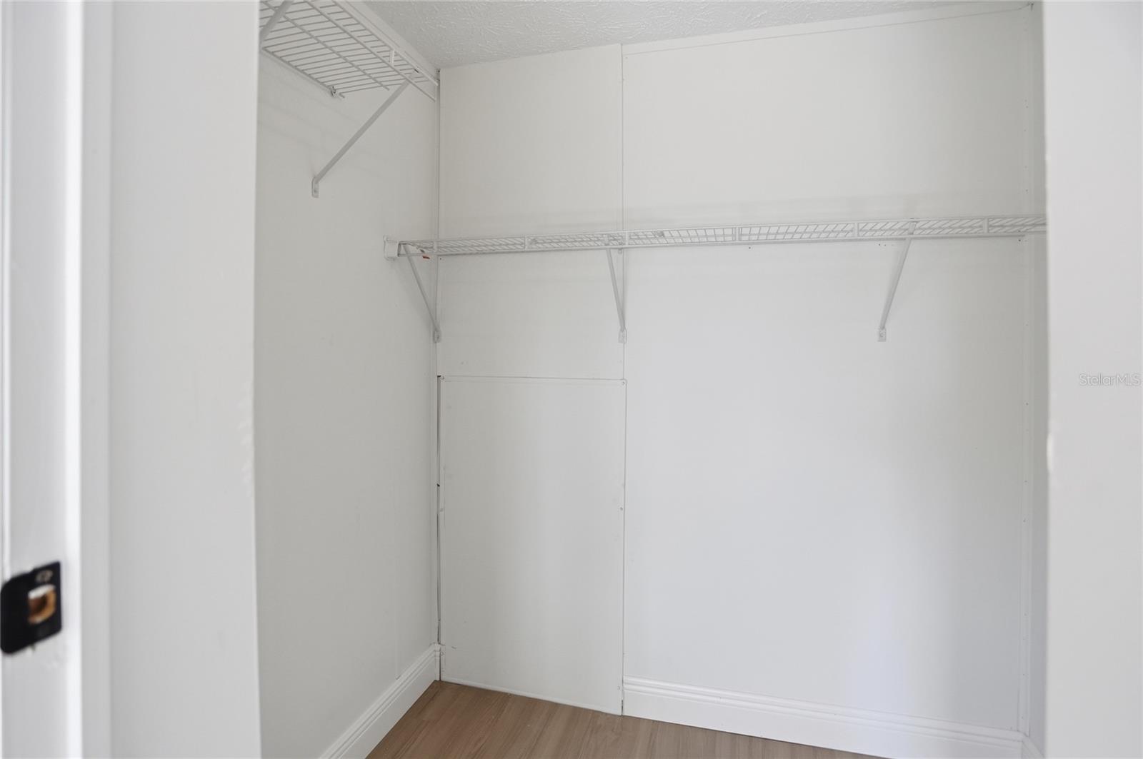 Image 18 of 33 For 3204 Silver Lake Court