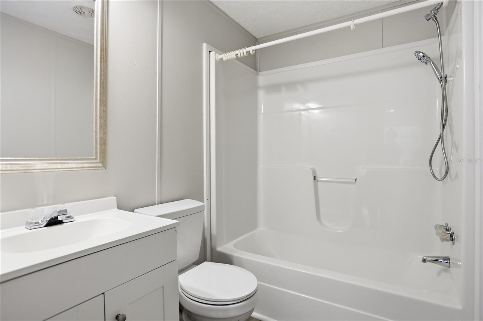 Image 21 of 33 For 3204 Silver Lake Court