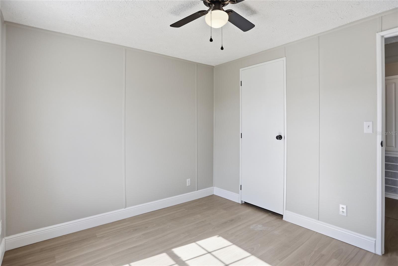 Image 22 of 33 For 3204 Silver Lake Court