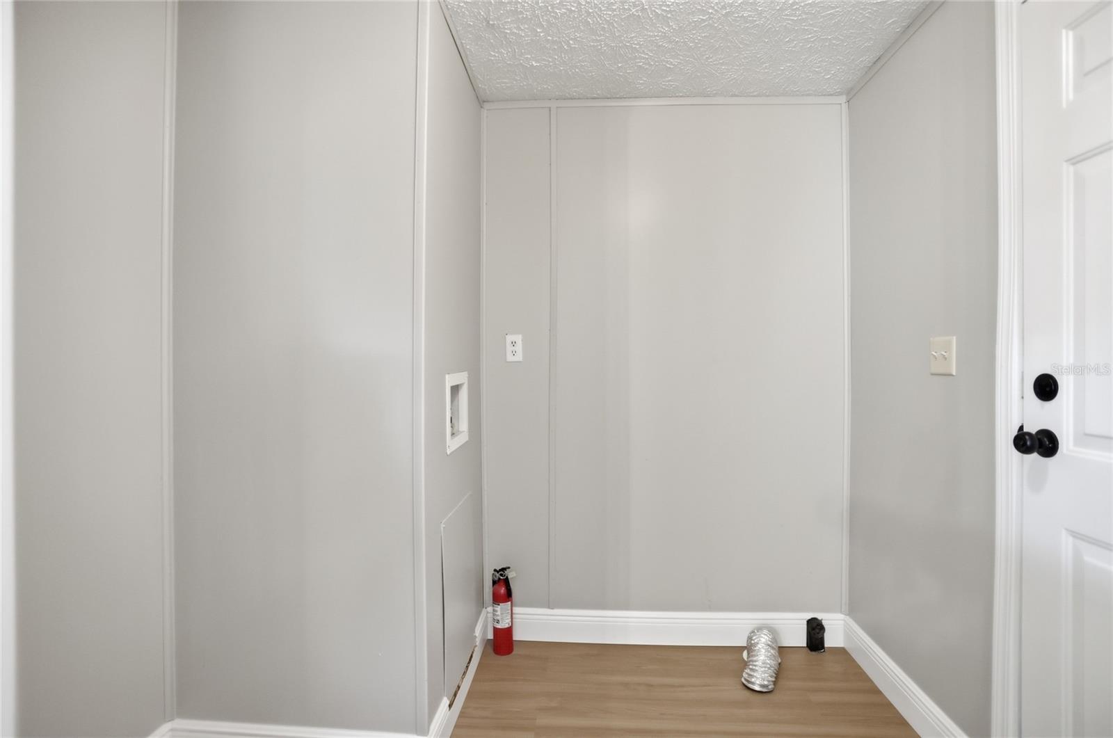 Image 25 of 33 For 3204 Silver Lake Court