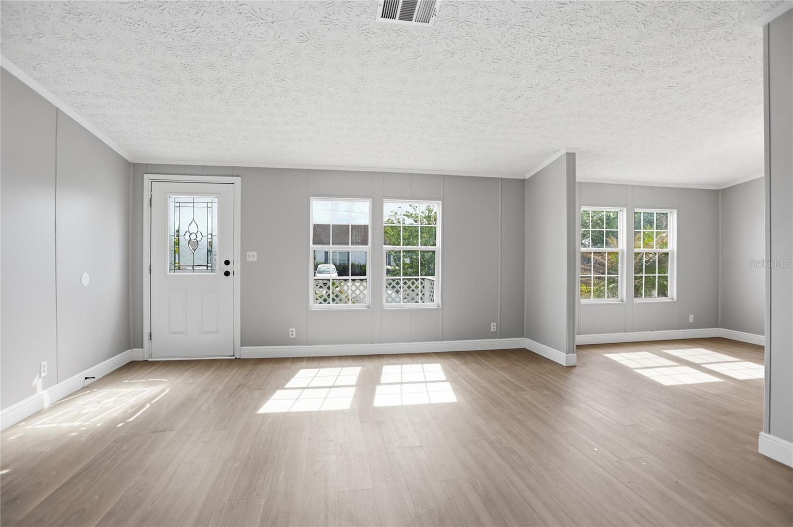 Image 5 of 33 For 3204 Silver Lake Court