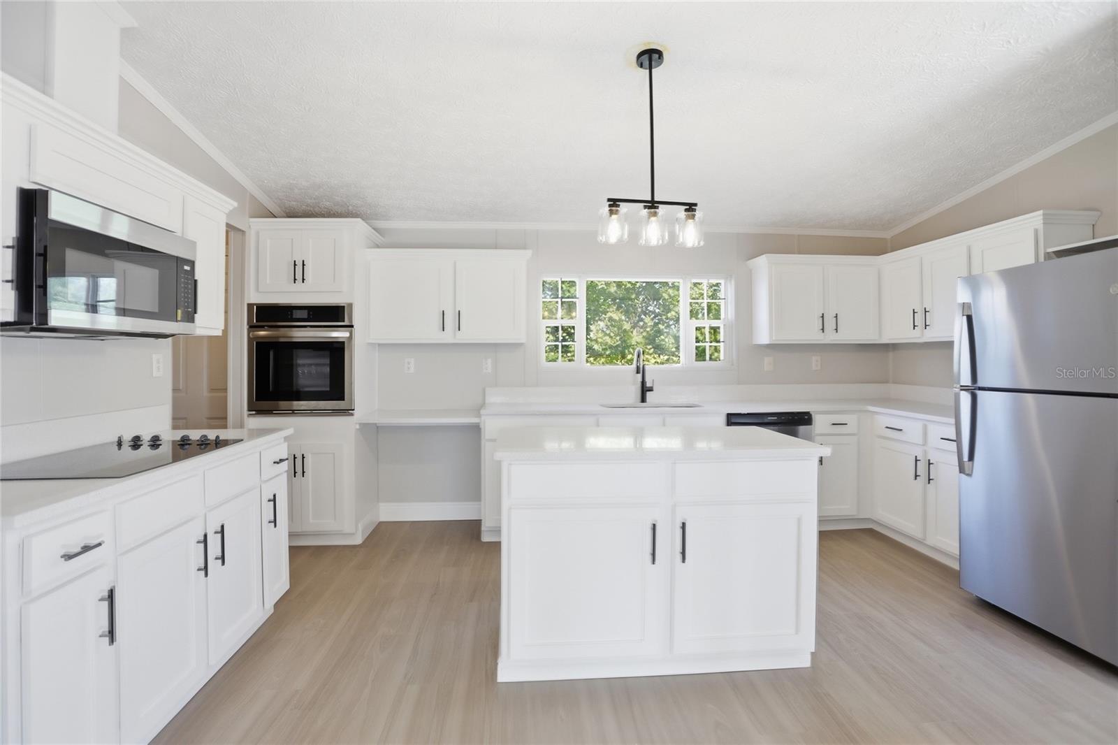 Image 7 of 33 For 3204 Silver Lake Court