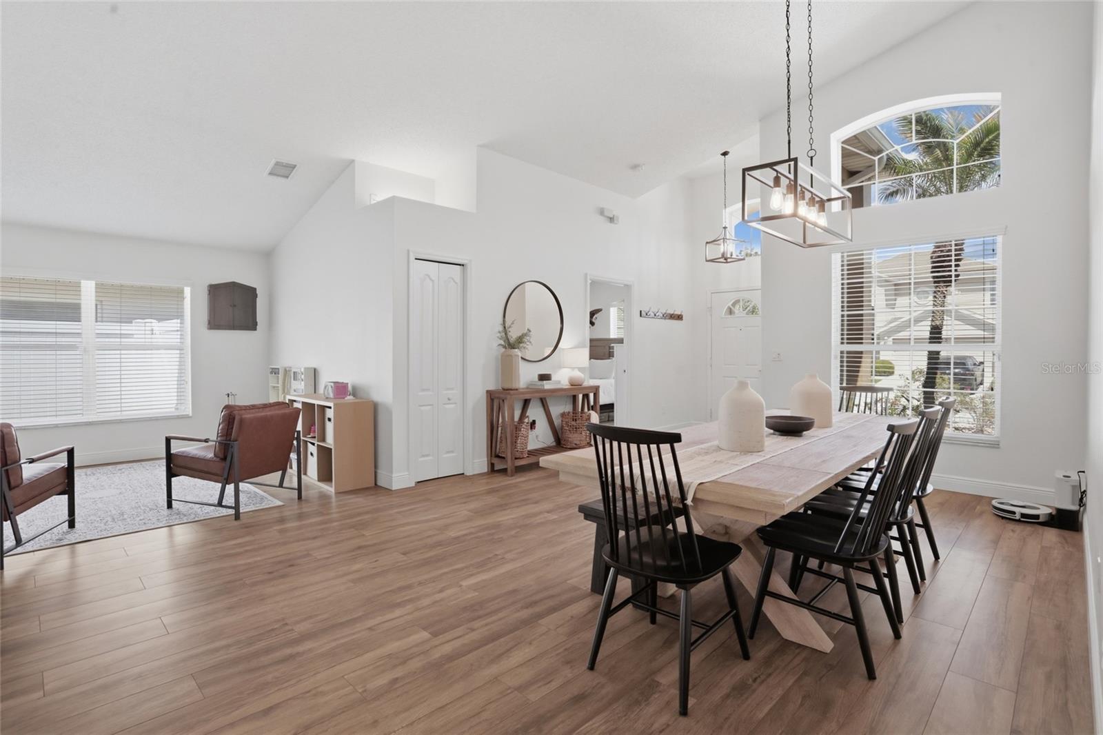 Image 13 of 57 For 207 Tavestock Loop