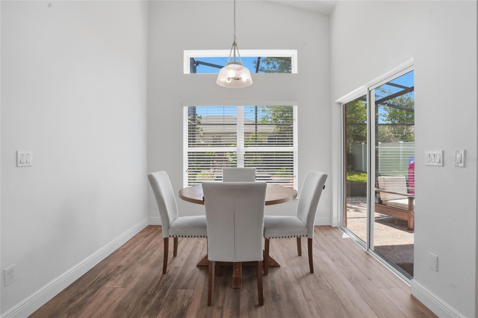 Image 18 of 57 For 207 Tavestock Loop