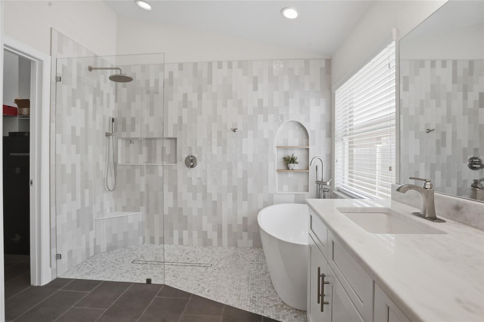 Image 26 of 57 For 207 Tavestock Loop