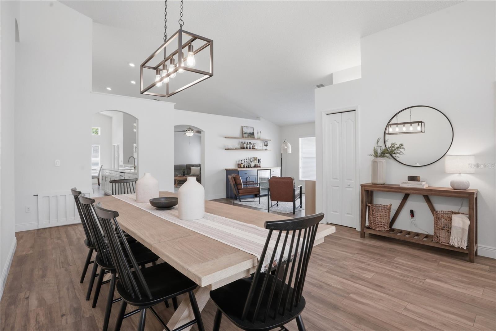 Image 4 of 57 For 207 Tavestock Loop