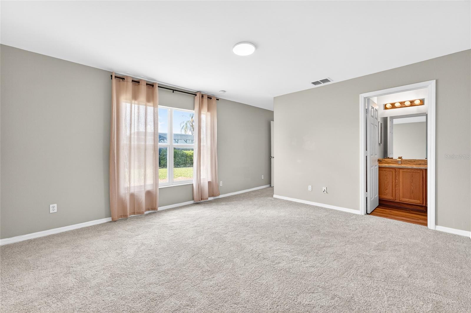 Image 14 of 35 For 1020 Battery Pointe Drive