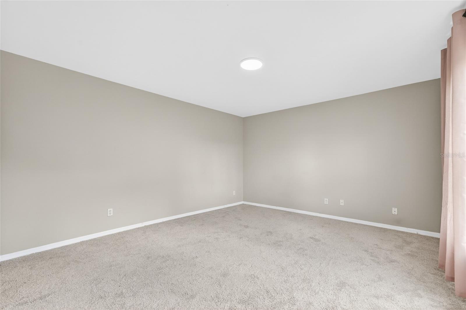 Image 15 of 35 For 1020 Battery Pointe Drive