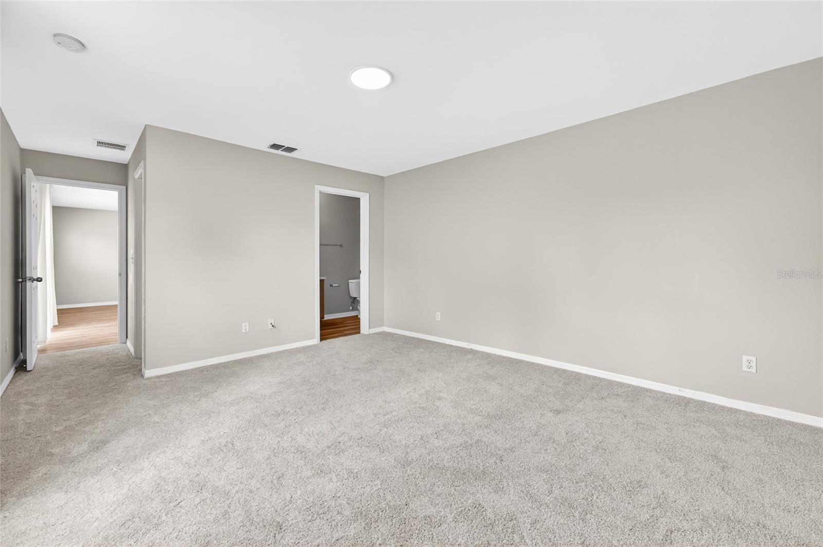 Image 16 of 35 For 1020 Battery Pointe Drive