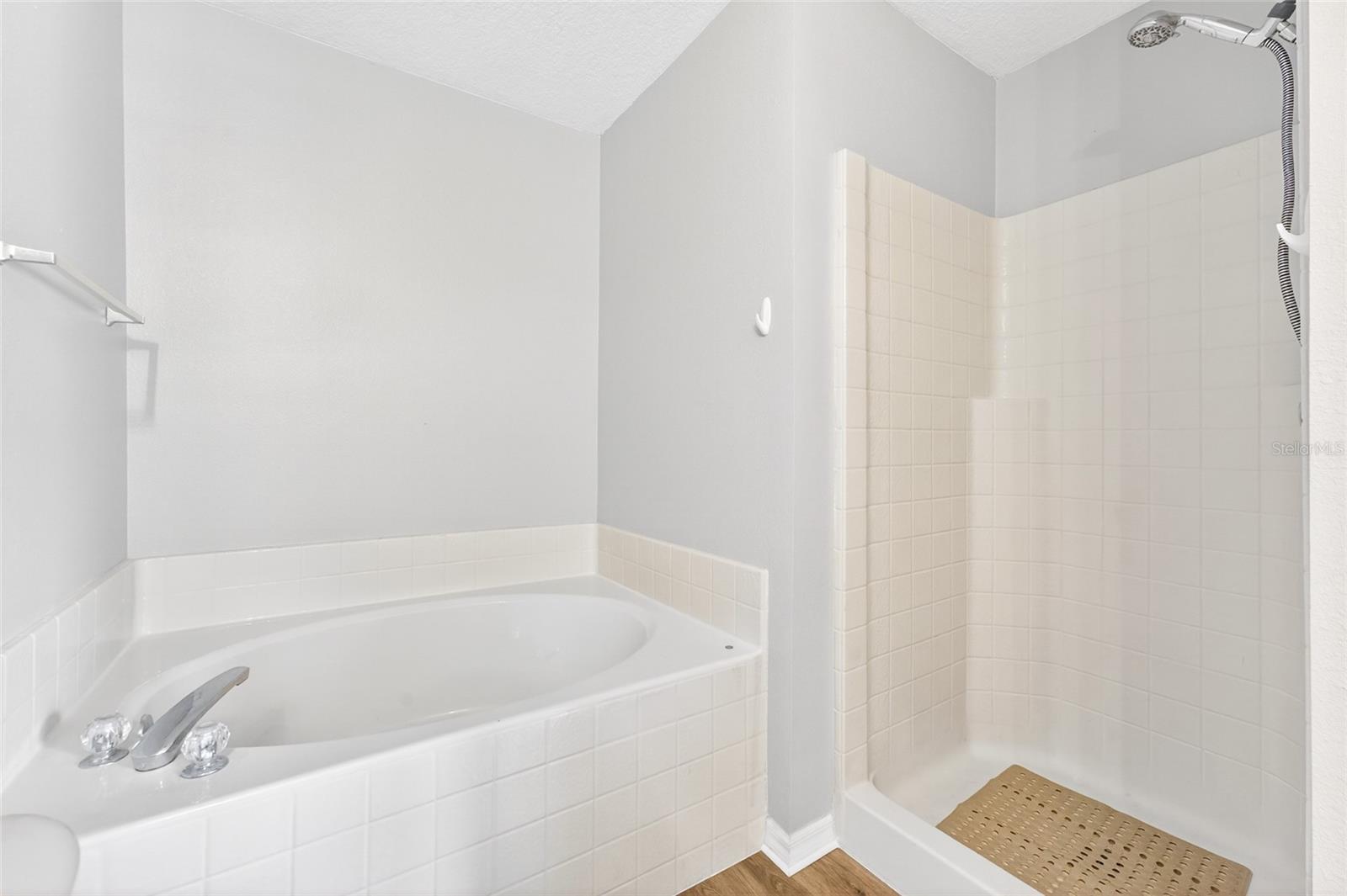 Image 18 of 35 For 1020 Battery Pointe Drive