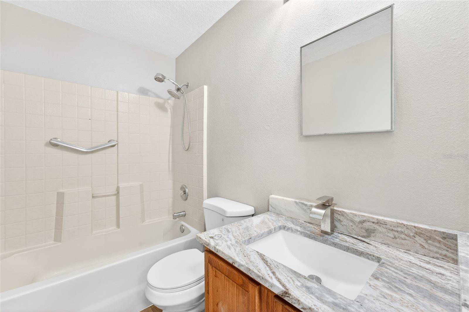 Image 23 of 35 For 1020 Battery Pointe Drive