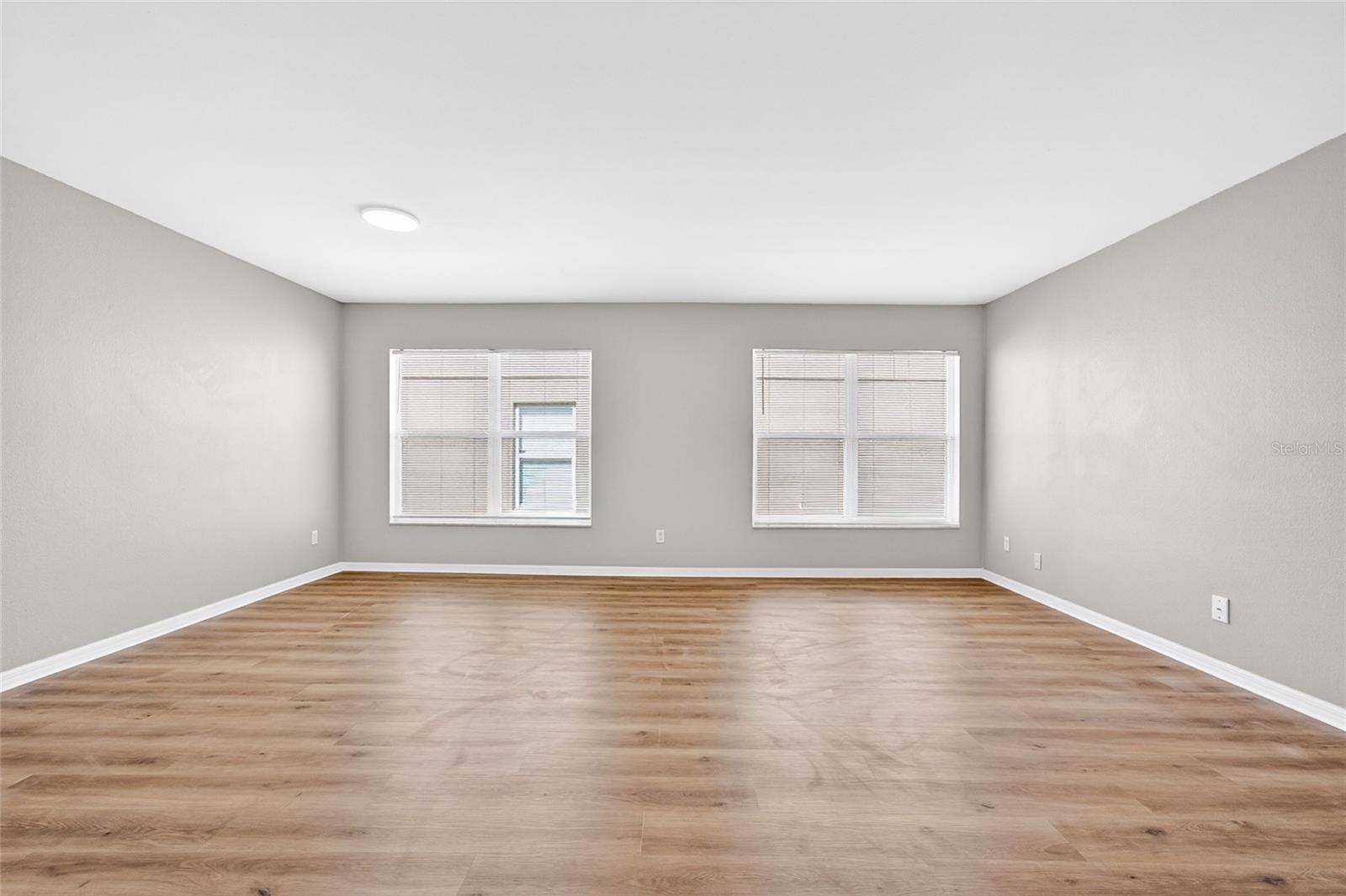 Image 6 of 35 For 1020 Battery Pointe Drive