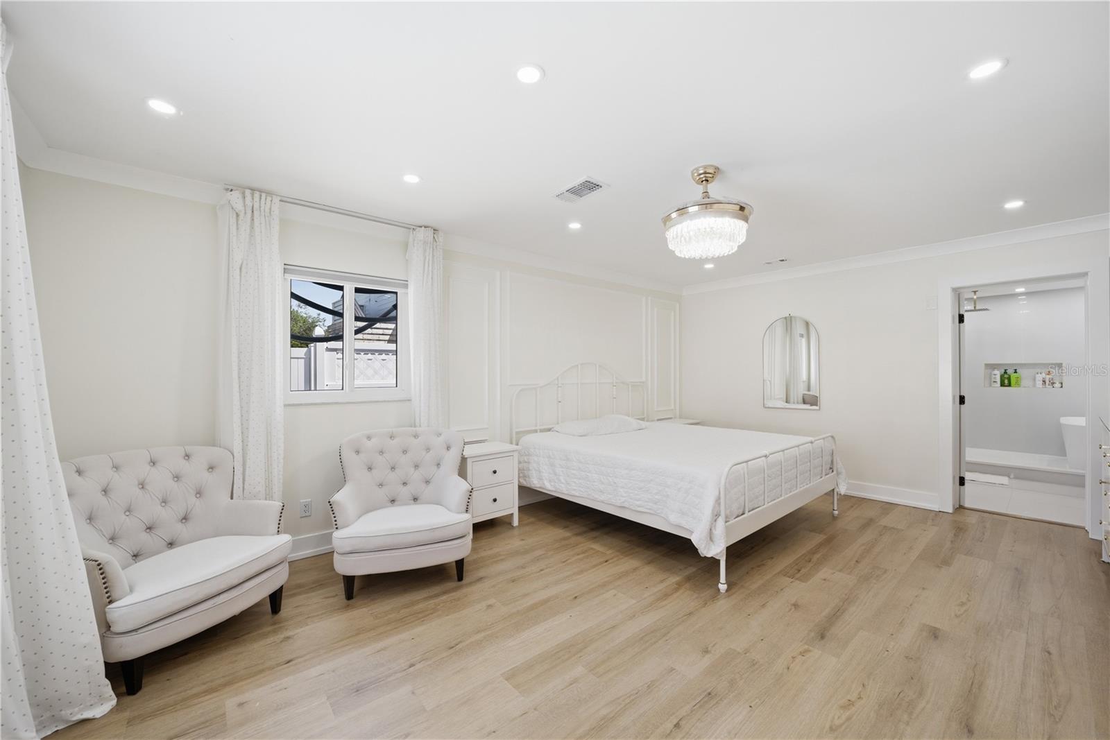 Image 11 of 17 For 1057 Willis Avenue