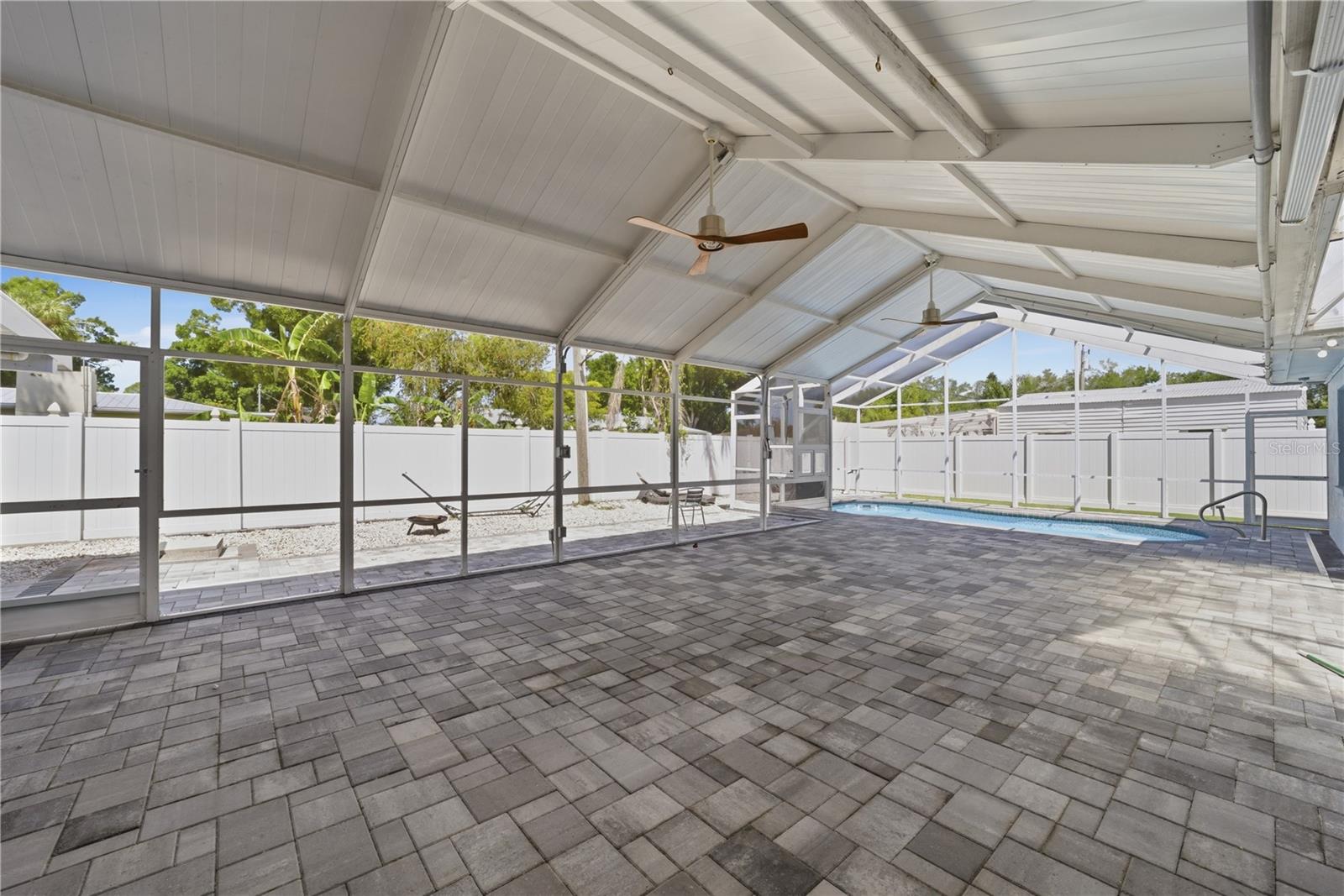 Image 14 of 17 For 1057 Willis Avenue