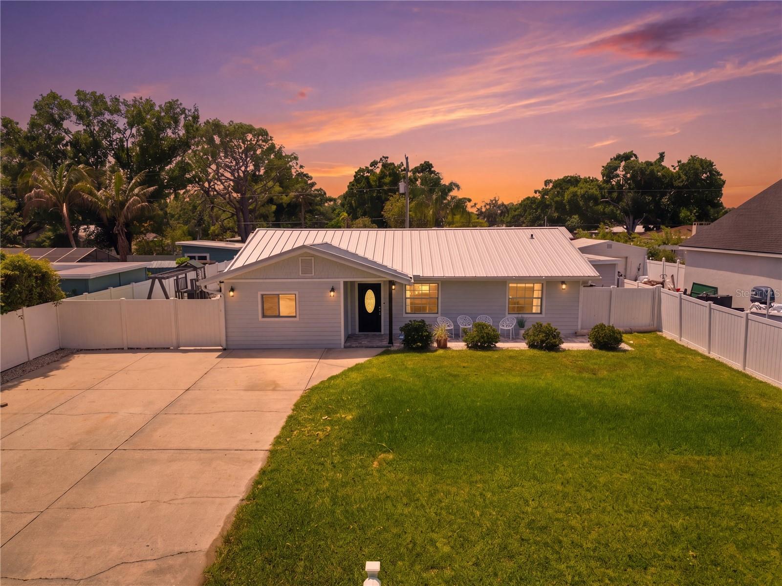 Image 3 of 17 For 1057 Willis Avenue