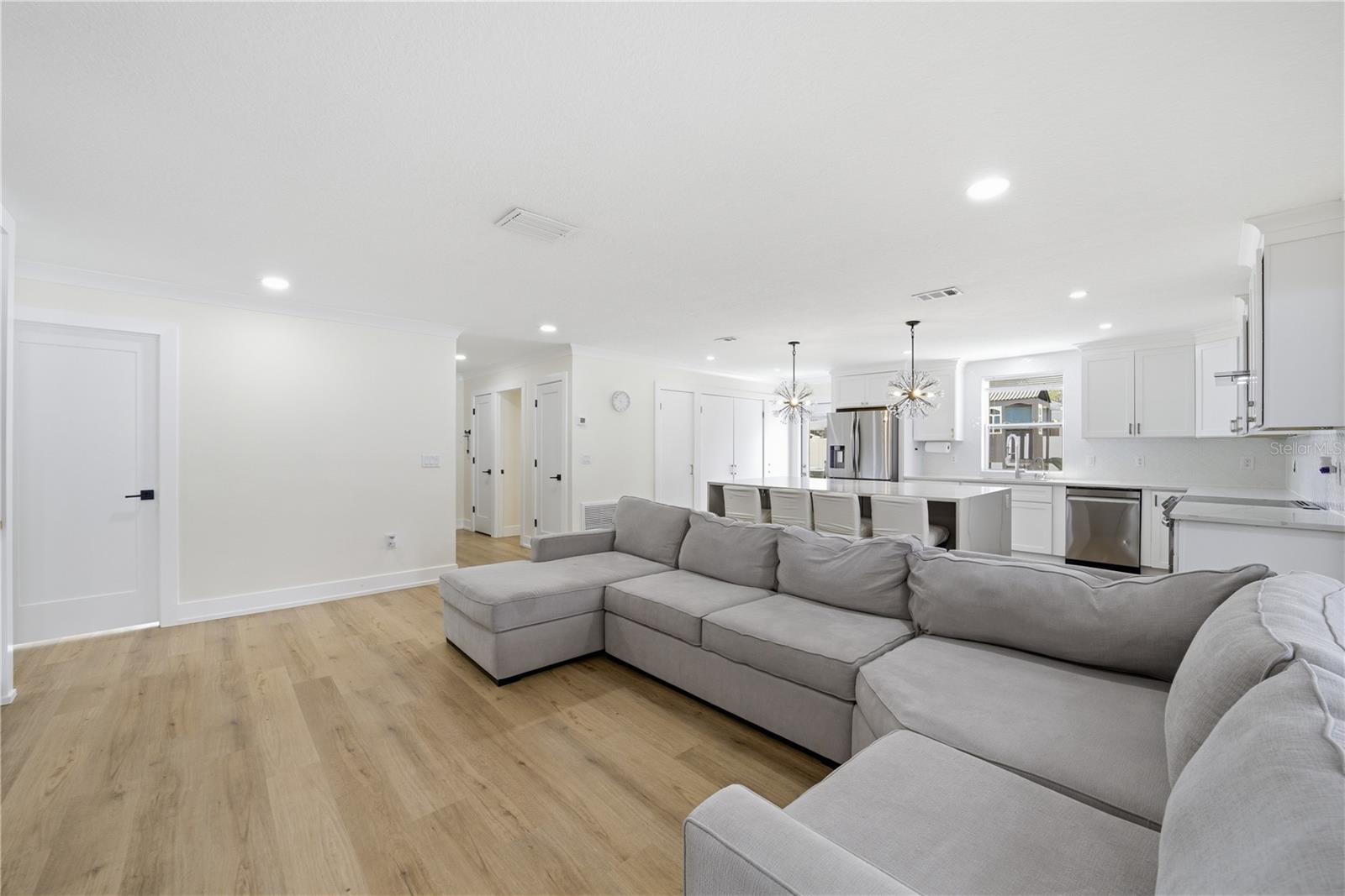 Image 7 of 17 For 1057 Willis Avenue