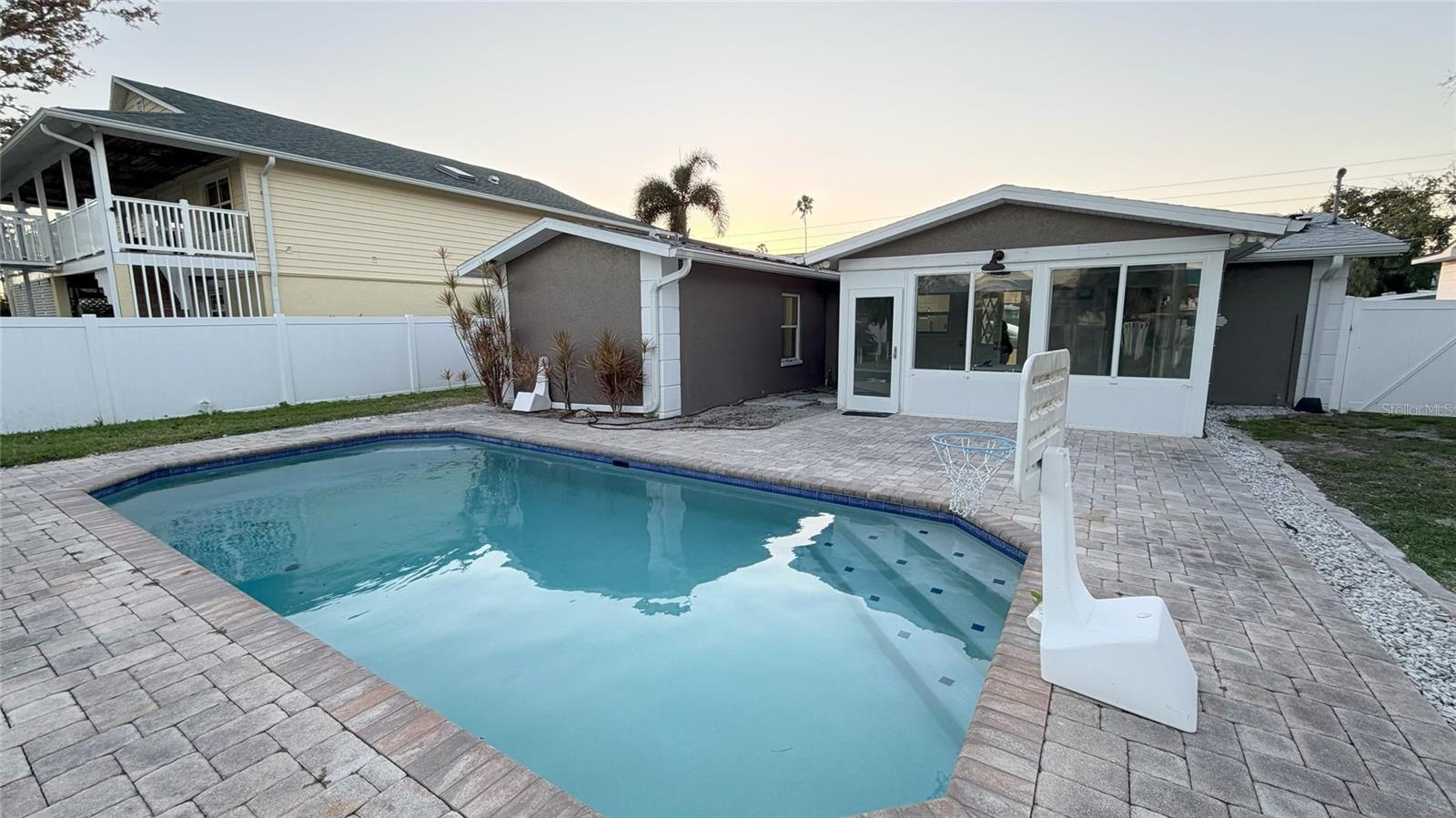 Details for 3727 Overlook Drive Ne, ST PETERSBURG, FL 33703