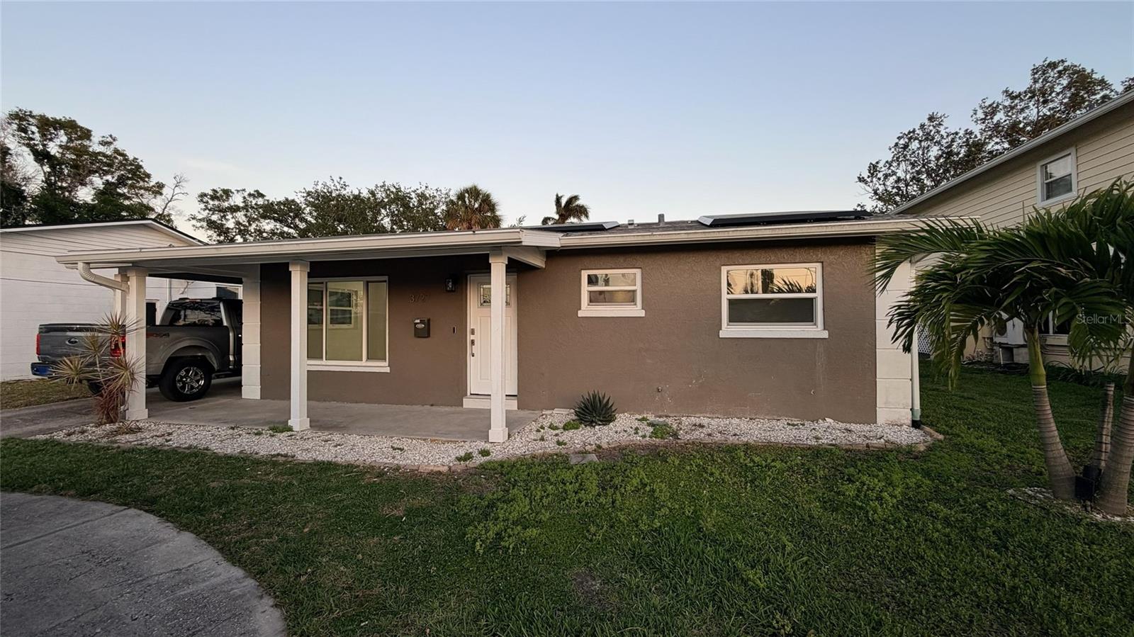 Image 2 of 10 For 3727 Overlook Drive Ne