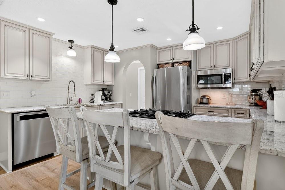 Image 12 of 35 For 3221 Martin Street