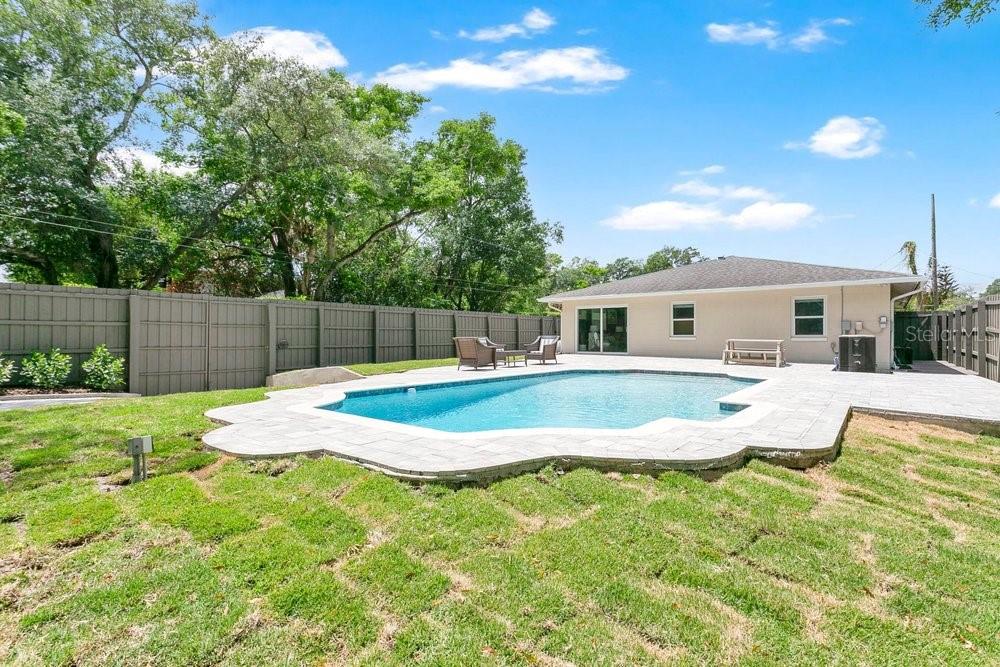 Image 28 of 35 For 3221 Martin Street