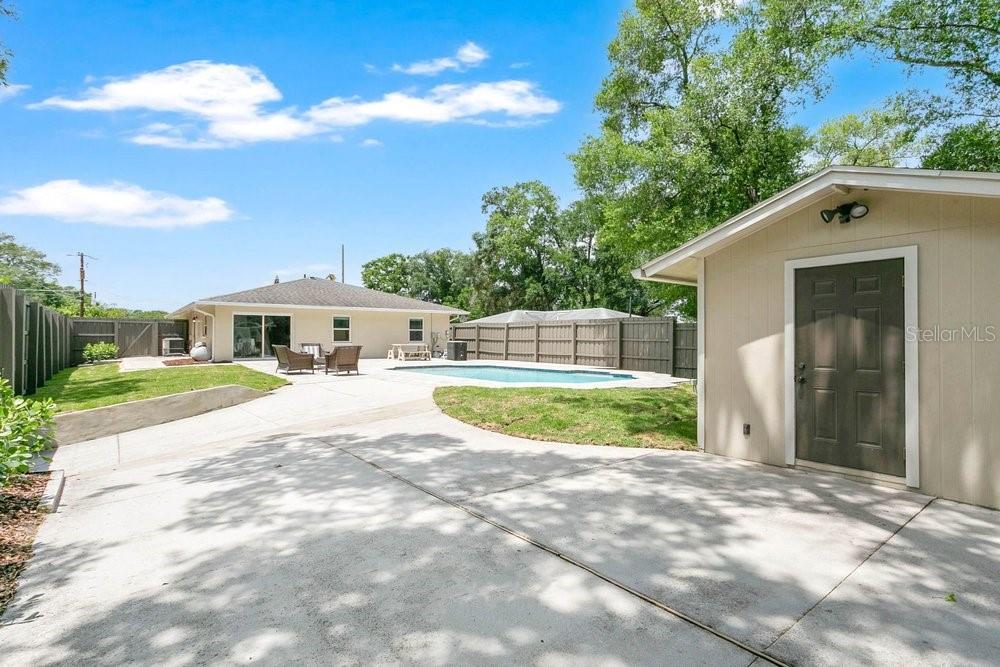 Image 29 of 35 For 3221 Martin Street