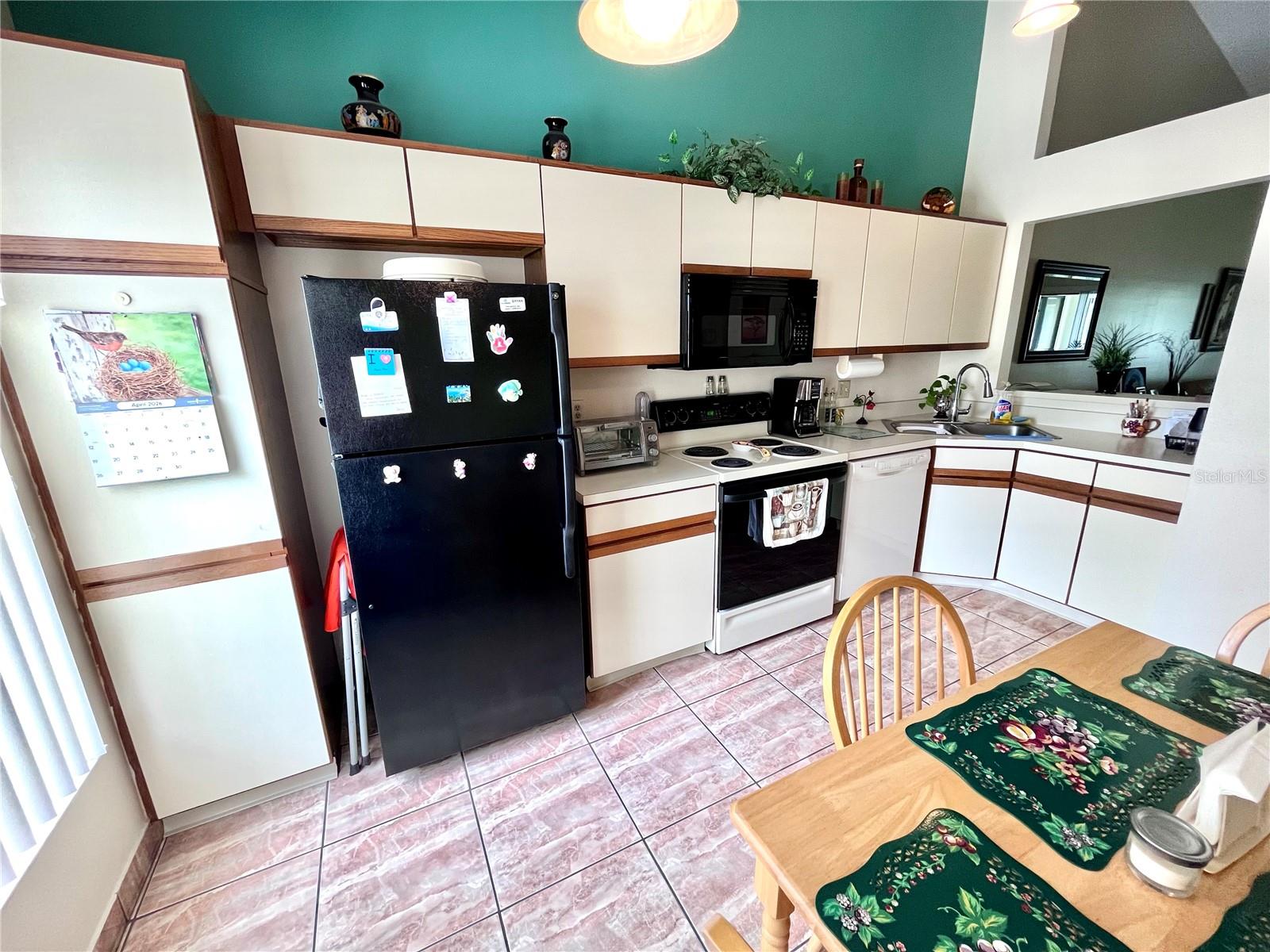 Image 11 of 43 For 29 Lakepointe Circle