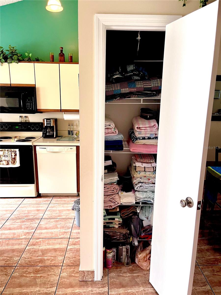 Image 13 of 43 For 29 Lakepointe Circle