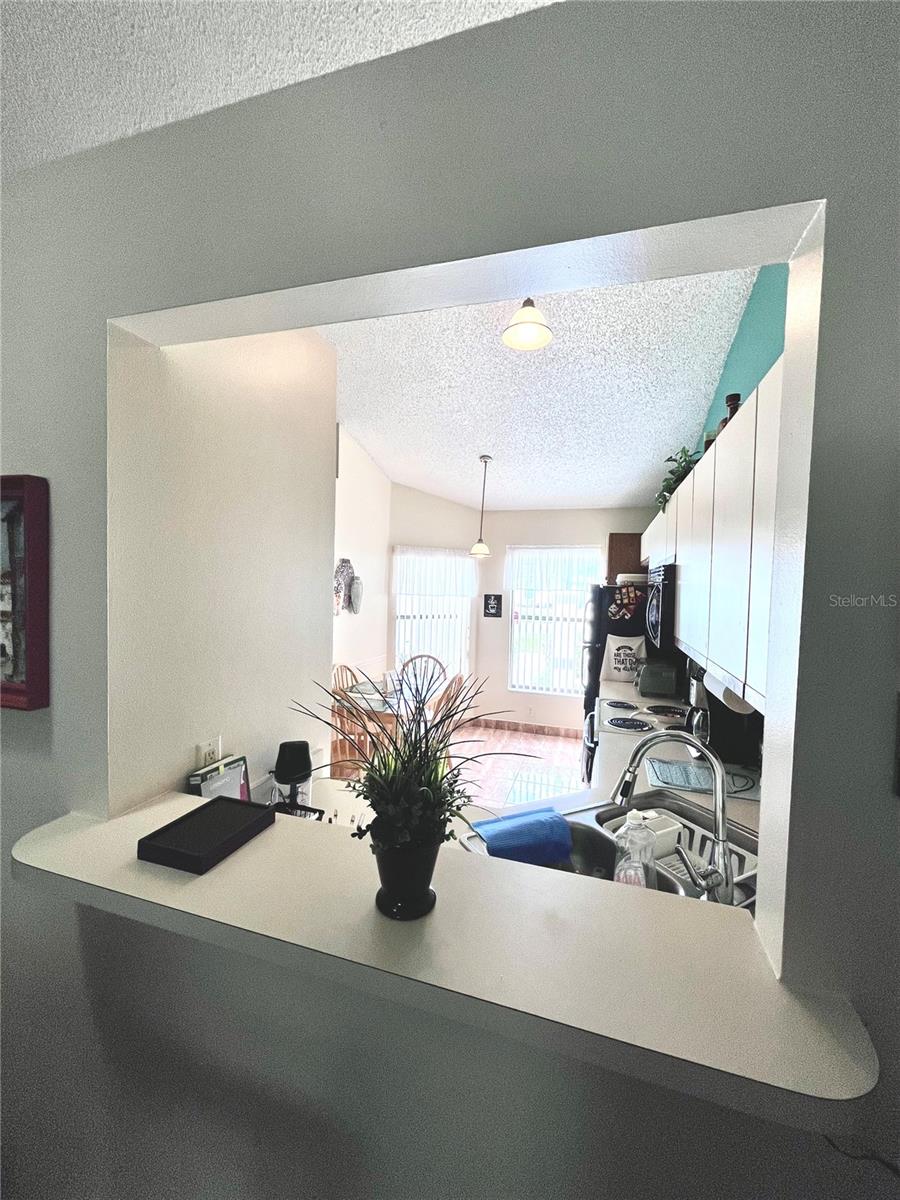 Image 14 of 43 For 29 Lakepointe Circle