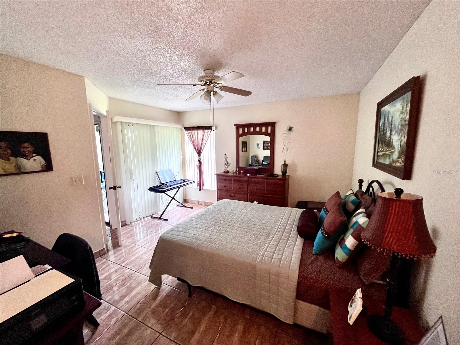 Image 25 of 43 For 29 Lakepointe Circle