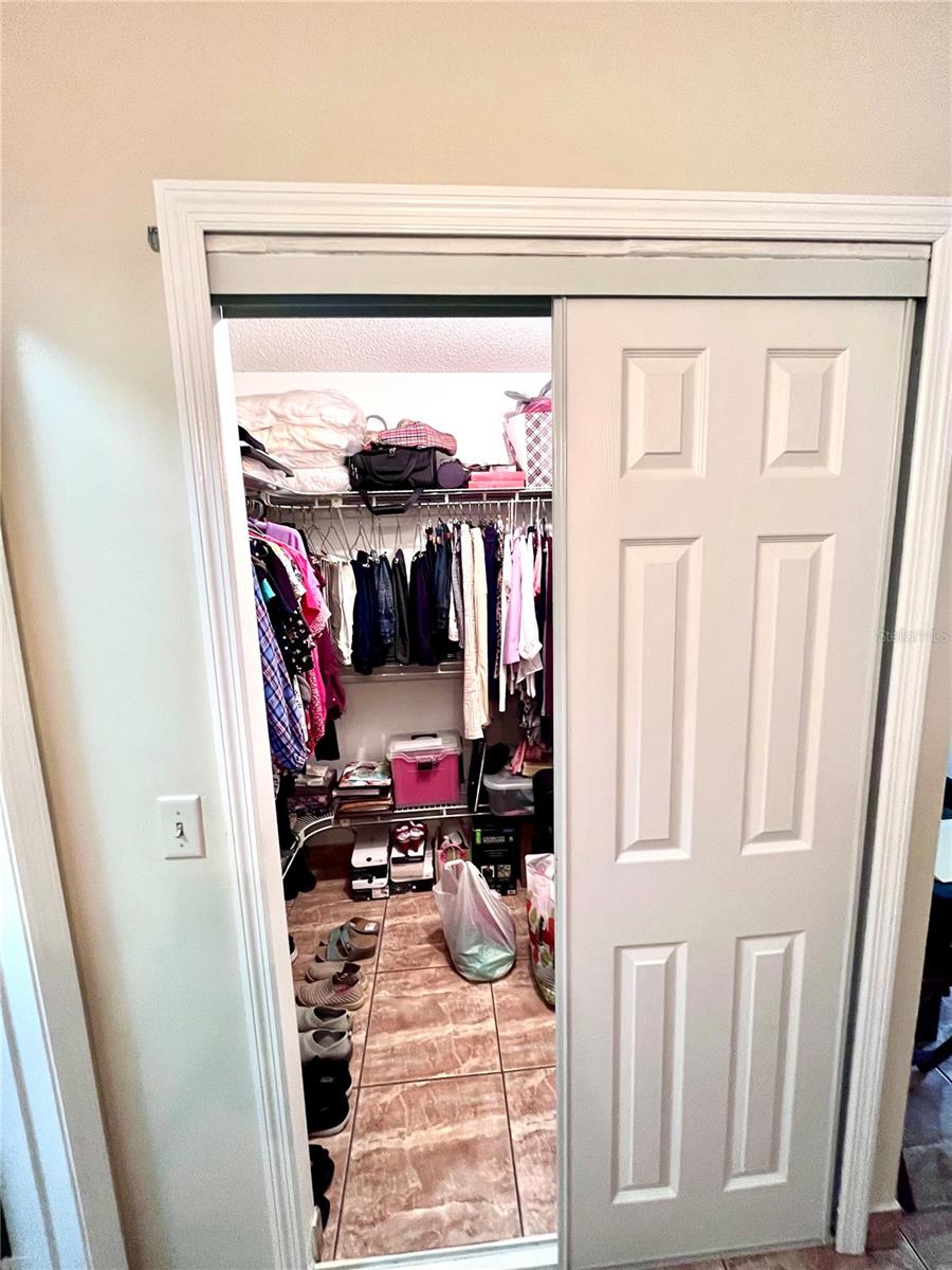 Image 30 of 43 For 29 Lakepointe Circle