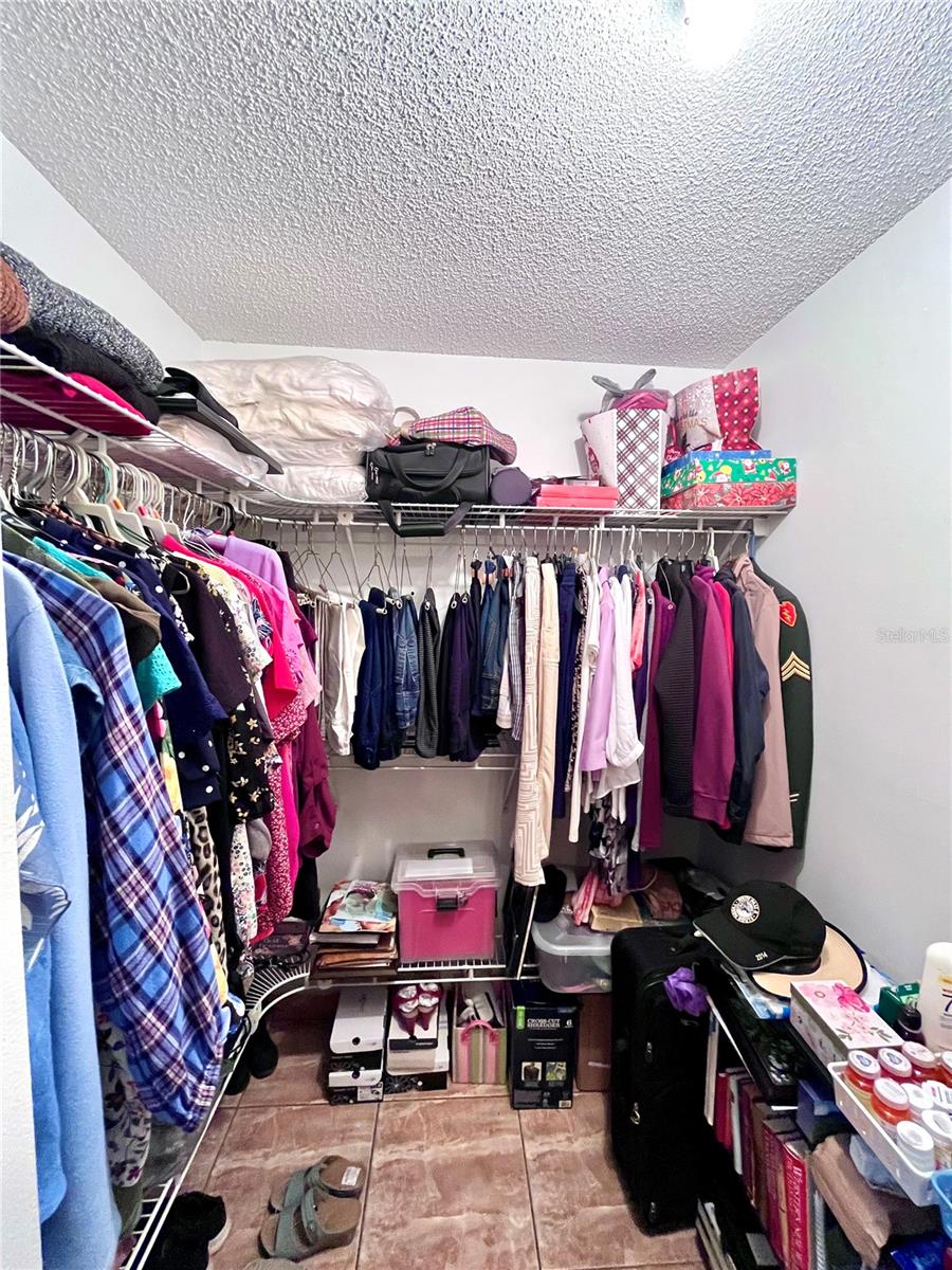 Image 31 of 43 For 29 Lakepointe Circle